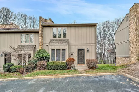 3557 Londonderry Ln, Roanoke, VA 24018