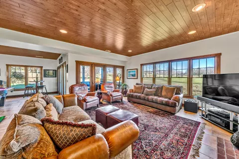 Living - 65 Milestone Ln, Penhook, VA 24137 photo 4 of 6