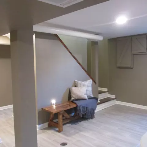 Entry Way - 3719 Springvale St SE, Roanoke, VA 24014 photo 3 of 3