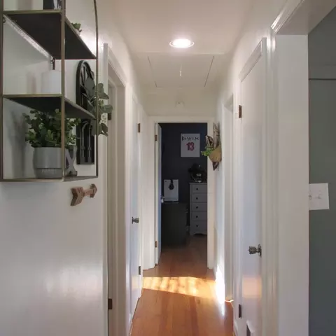Entry Way - 3719 Springvale St SE, Roanoke, VA 24014 photo 1 of 3