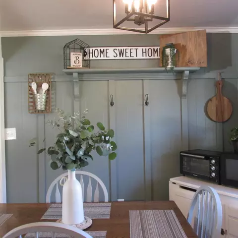 Dining - 3719 Springvale St SE, Roanoke, VA 24014 photo 3 of 3