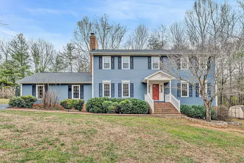 6467 Poages Mill Dr, Roanoke, VA 24018