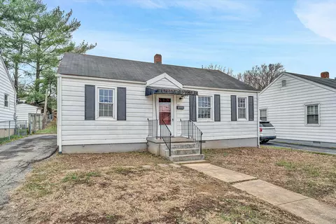 401 E Jackson Ave, Vinton, VA 24179 photo 2