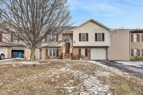 4805 Nelms Ln NE, Roanoke, VA 24019