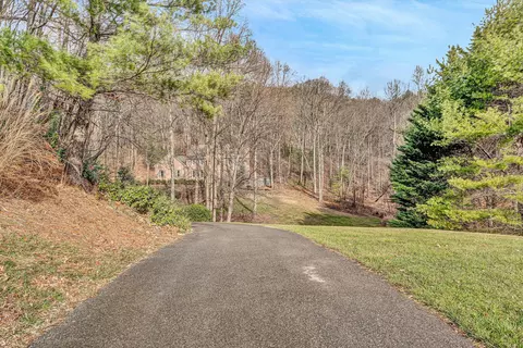 7726 Ann Ln, Roanoke, VA 24018