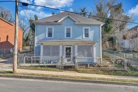 709 8th St NW, Roanoke, VA 24016