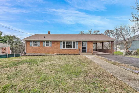 549 Parkdale Dr, Salem, VA 24153