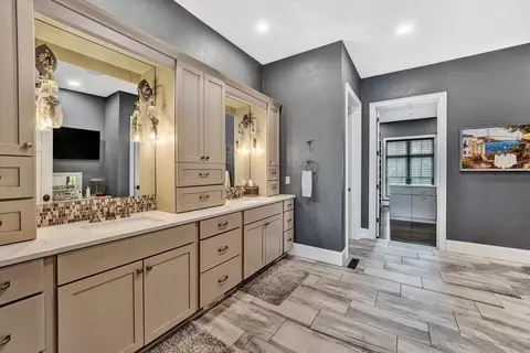 Entry Way - 100 Tranquility Rd, Moneta, VA 24121 photo 2 of 3