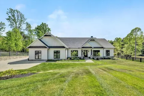 Exterior - 100 Tranquility Rd, Moneta, VA 24121 photo 7 of 33