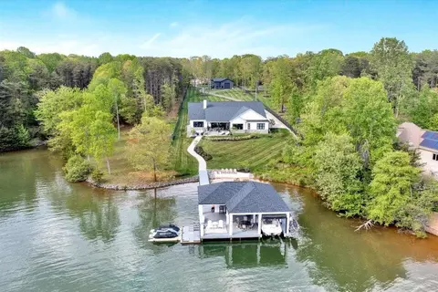 100 Tranquility Rd, Moneta, VA 24121