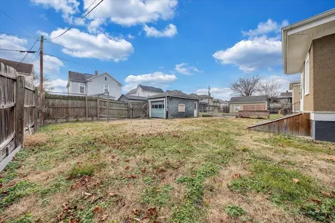 Exterior - 123 E Hawthorne St, Covington, VA 24426 photo 6 of 9
