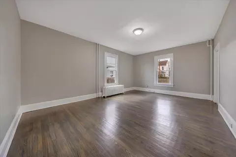 Living - 123 E Hawthorne St, Covington, VA 24426 photo 5 of 6