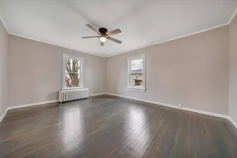 Bedroom - 123 E Hawthorne St, Covington, VA 24426 photo 2 of 2