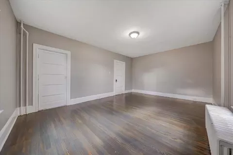 Living - 123 E Hawthorne St, Covington, VA 24426 photo 6 of 6