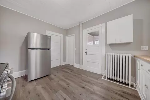 Entry Way - 123 E Hawthorne St, Covington, VA 24426 photo 1 of 2