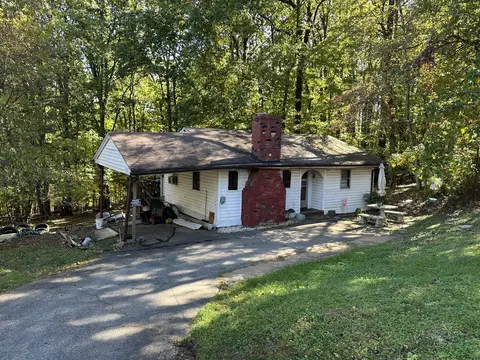70 Tanglewood Dr, Martinsville, VA 24112