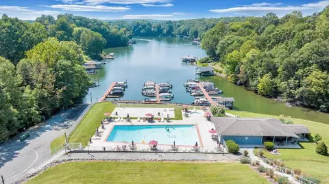 1085 Bluewater Dr #209, Moneta, VA 24121