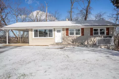 313 Corbin Cir NW, Roanoke, VA 24017