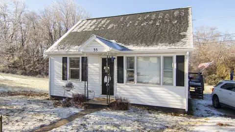 35 Circle Dr, Rocky Mount, VA 24151