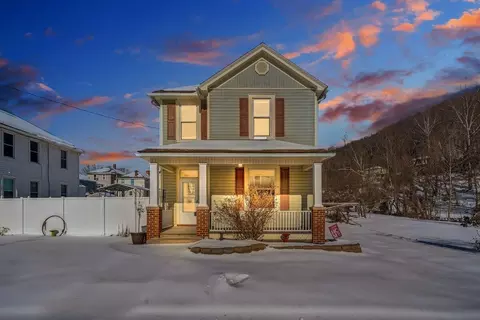 518 Court St, Clifton Forge, VA 24422