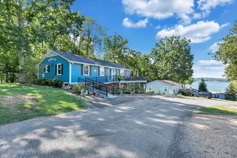 319 Mill Lake Rd, Huddleston, VA 24104