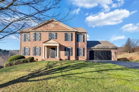 6324 Sandhurst Dr, Roanoke, VA 24018