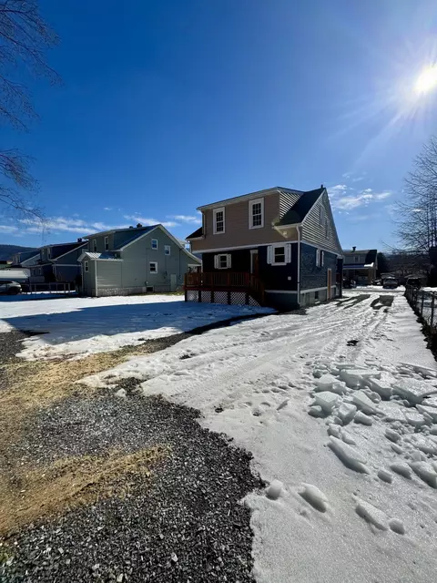 Exterior - 1322 W Jackson St, Covington, VA 24426 photo 13 of 15