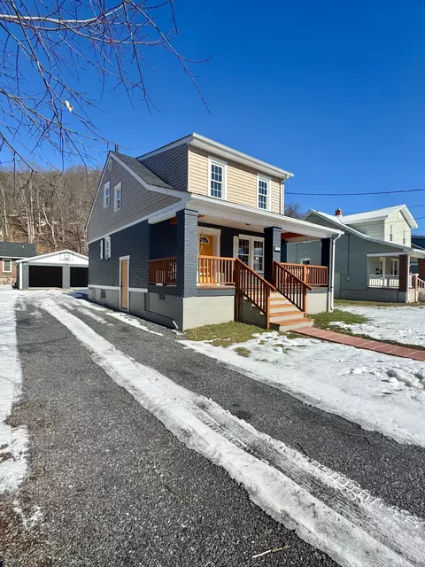 Exterior - 1322 W Jackson St, Covington, VA 24426 photo 4 of 15
