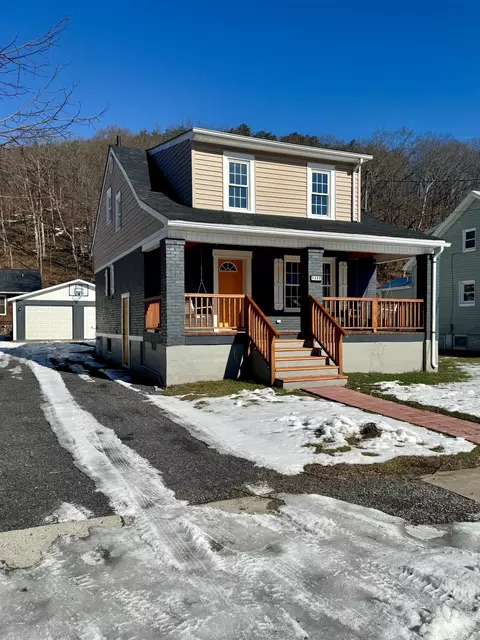 Exterior - 1322 W Jackson St, Covington, VA 24426 photo 3 of 15