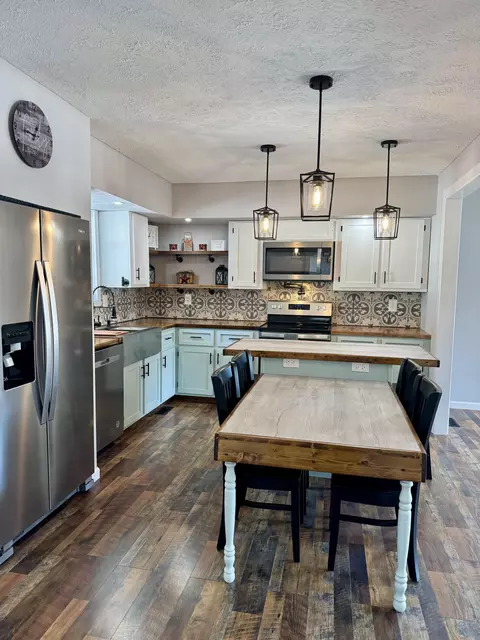 Kitchen - 1322 W Jackson St, Covington, VA 24426 photo 3 of 9