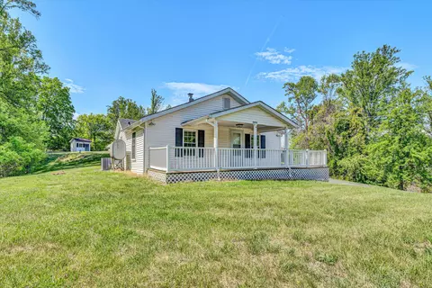 5678 Yellow Mountain Rd, Roanoke, VA 24014