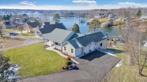 310 Key West St, Moneta, VA 24121