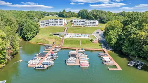 1089 Bluewater Dr #412, Moneta, VA 24121