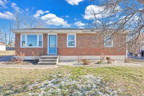 5659 Meadowcrest St, Roanoke, VA 24019