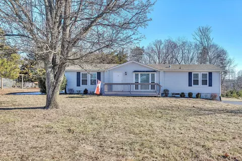 109 High Point Rd, Moneta, VA 24121