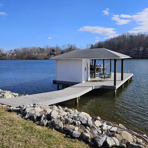 1005 Hannabass Dr, Goodview, VA 24095