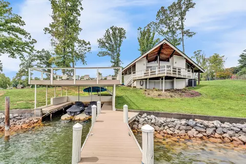 2124 Merriman Way Rd, Moneta, VA 24121
