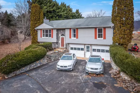 335 Truman Hill Rd, Hardy, VA 24101