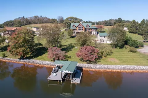 1149 Hannabass Dr, Goodview, VA 24095