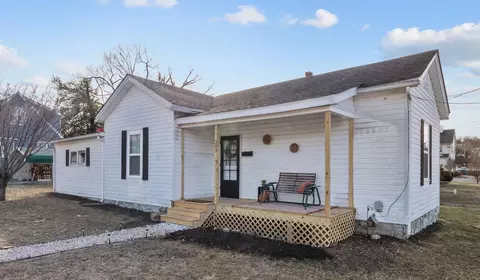 303 E Madison Ave, Vinton, VA 24179