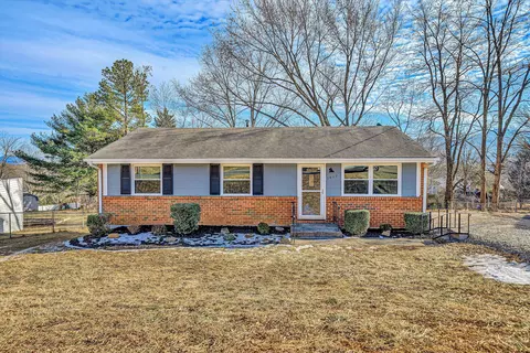 2871 Silver Leaf Dr, Salem, VA 24153