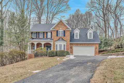 6191 Steeplechase Dr, Roanoke, VA 24018