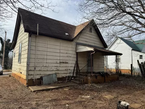 716 Oneida St, Martinsville, VA 24112