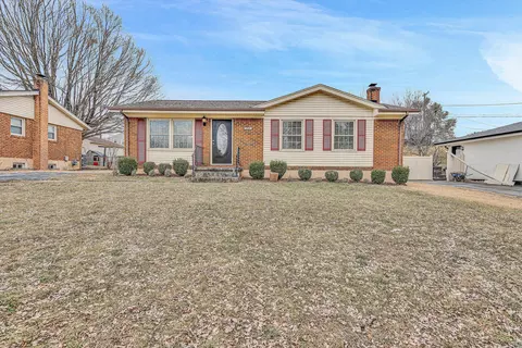 1019 Maywood Dr, Vinton, VA 24179