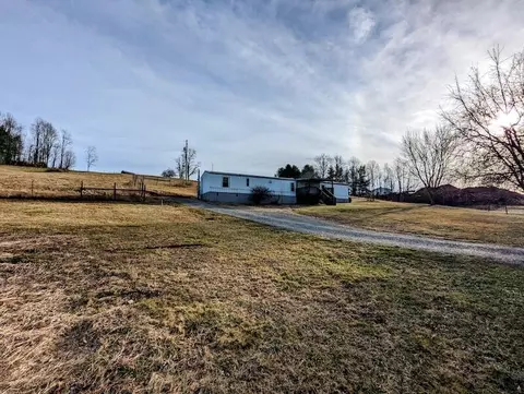 700 Gardner Rd, Willis, VA 24380 photo 2