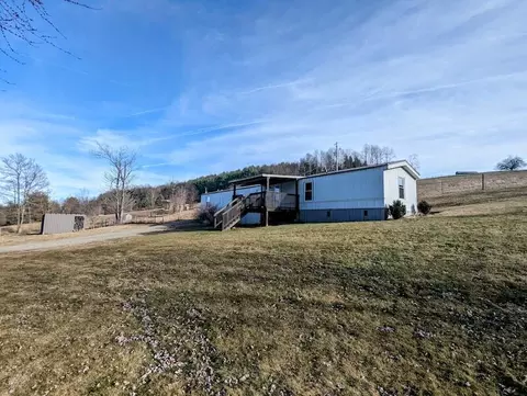 700 Gardner Rd, Willis, VA 24380 photo 4