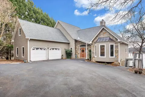 109 Overlook Hill Dr, Moneta, VA 24121