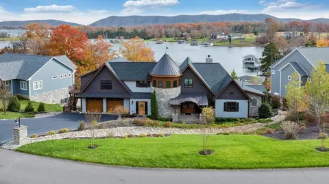 243 Compass Cove Cir, Moneta, VA 24121