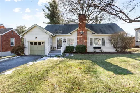 2618 Avenel Ave SW, Roanoke, VA 24015