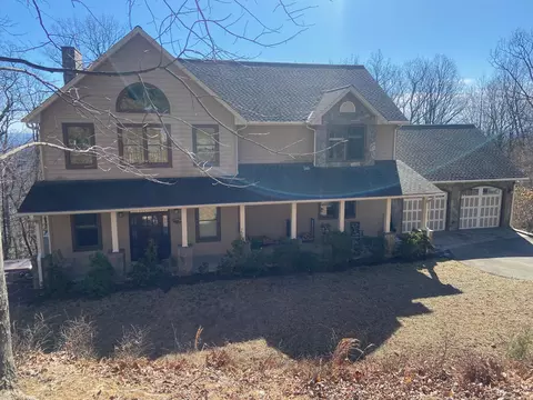 899 Windridge Pkwy, Hardy, VA 24101